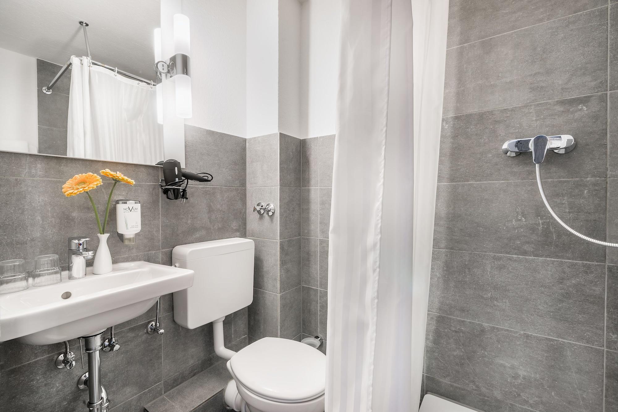 Signature Hotel Astoria Hamburg Ngoại thất bức ảnh