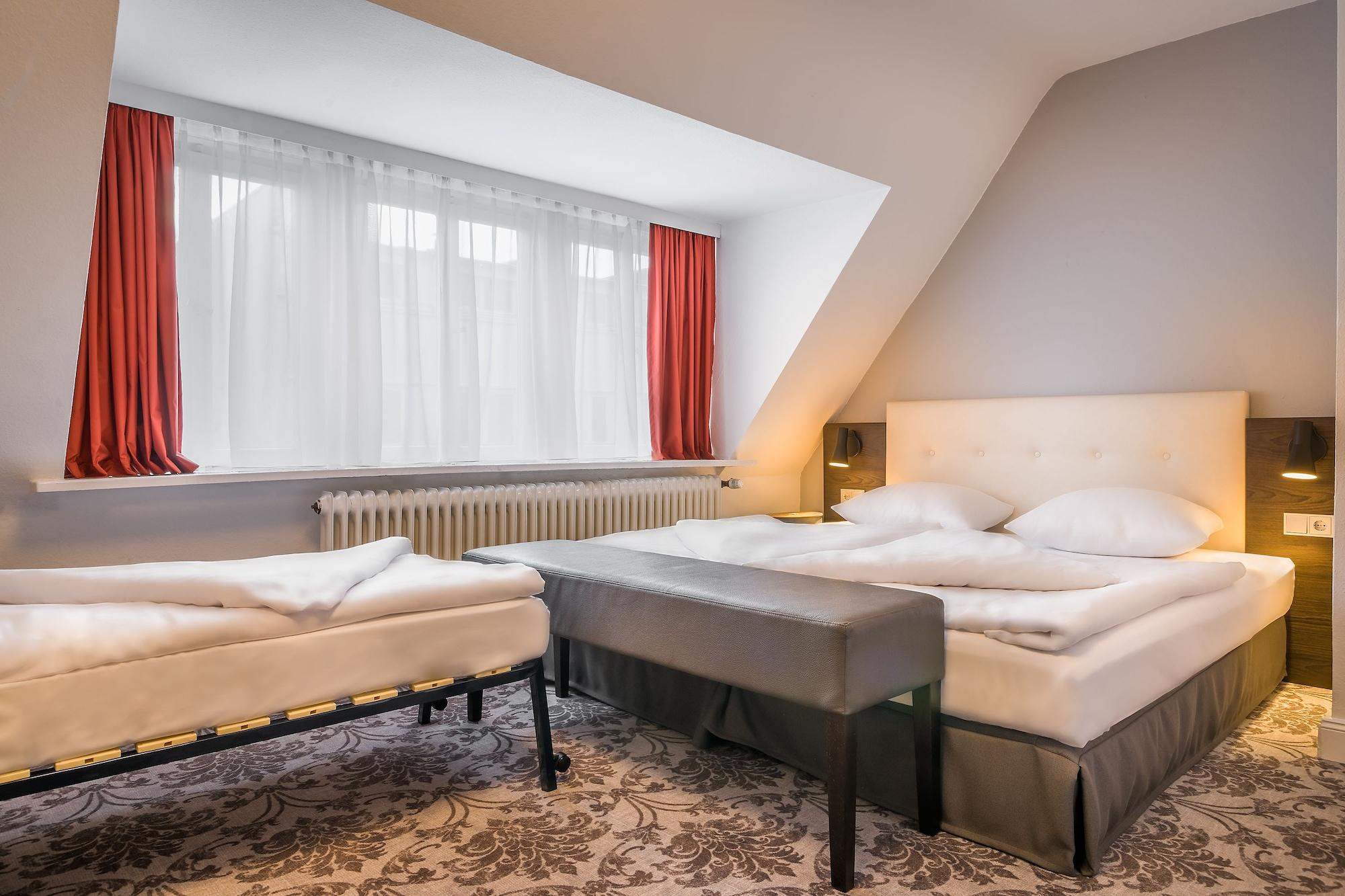 Signature Hotel Astoria Hamburg Ngoại thất bức ảnh
