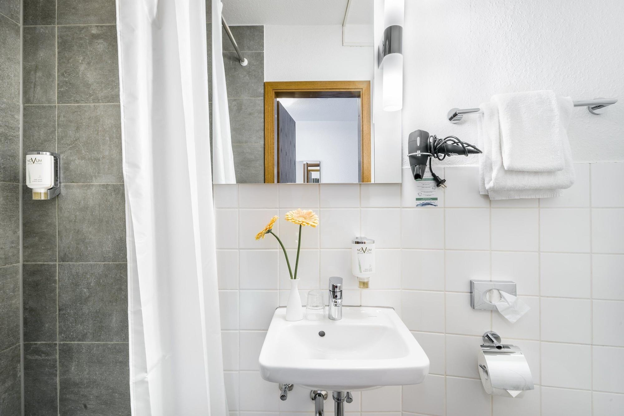 Signature Hotel Astoria Hamburg Ngoại thất bức ảnh